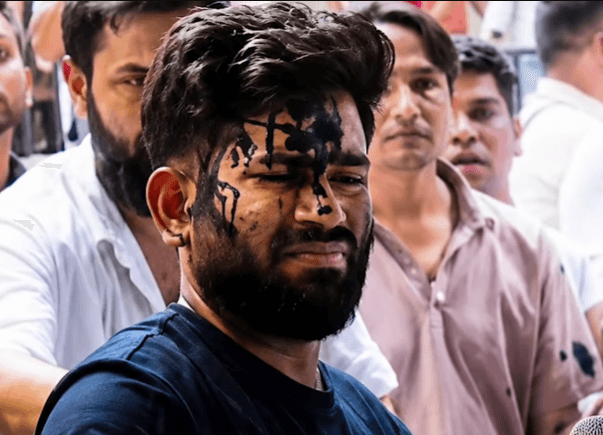 Blue Ink Hurled at CJP Founder Abhijeet Dipke at Jantar Mantar Amid Hunger Strike